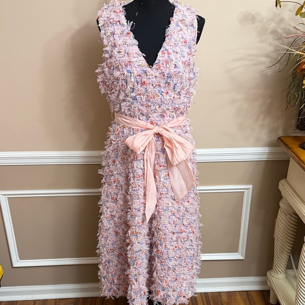 Elegant Pink Feather Mesh
Dress with Bow - Picture 5 of 13